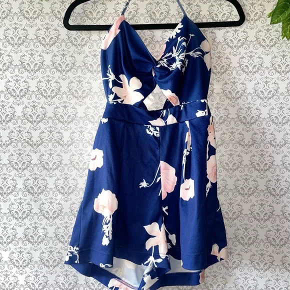 Women's Short Jumpsuit Floral Flowy Sleeveless V-Neck Romper Suit Blue Medium - Picture 3 of 8